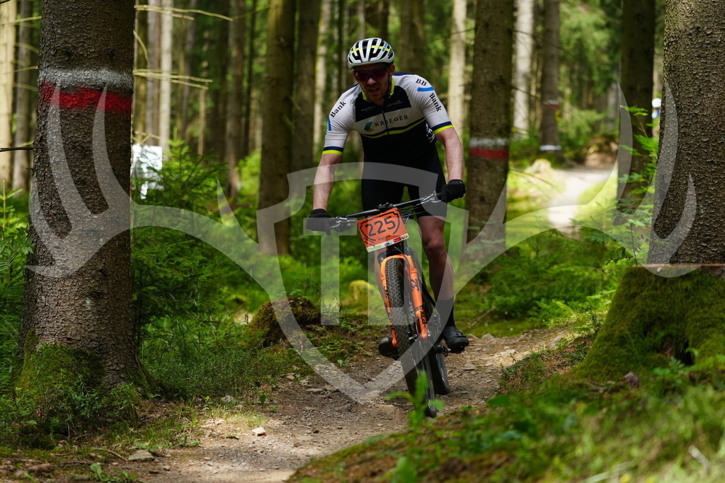 FC100323 | Fotogalerie der Treibjagd im Dunkelwald - Dein MTB Etappenrennen im Erzgebirge - Realisiert mit Pictrs.com