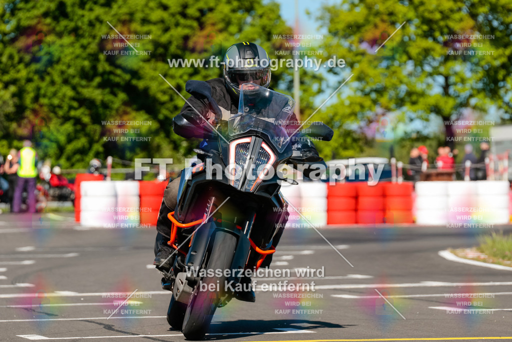 Moto-TeamOBK-21558 | Hier findet Ihr Bilder von Touristenfahrten auf der Nürburgring Nordschleife oder von anderen Veranstaltungen die ich besucht habe. Viel Spass beim Durch Schauen 