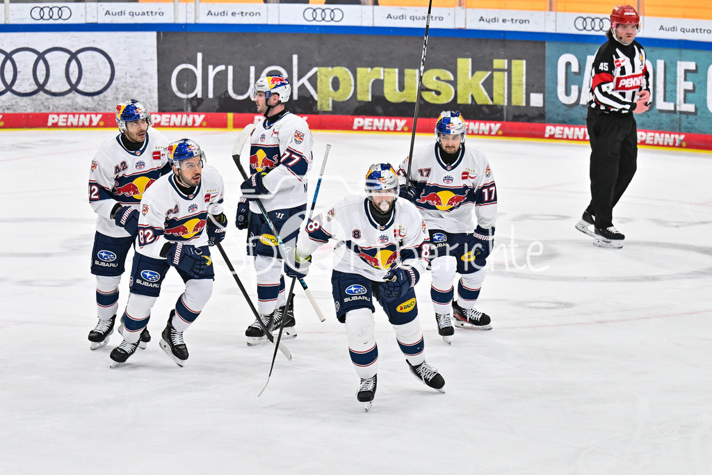 ERC Ingolstadt - EHC RB München | INGOLSTADT, GERMANY - 27. MAERZ: Jubel der Gäste nach dem Treffer zum 0-1 durch Tobias RIEDER (RB München 8) / Tor / Torschuetze / Freude / Happy während dem Match zwischen dem ERC Ingolstadt und dem EHC RB München bei Spiel 2 des DEL Playoff Viertelfinales in der Saturn Arena