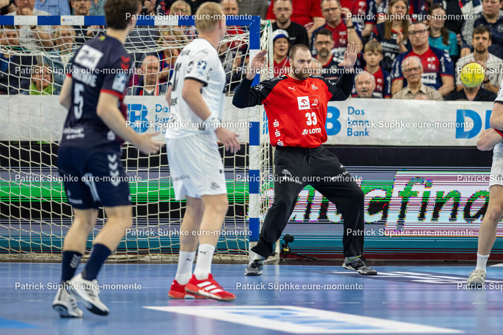 Handball I Herren I Daikin HBL I Saison 2024-2025 I 23. Spieltag I SG Flensburg-Handewitt - THW Kiel | Handball: Bundesliga, SG Flensburg-Handewitt - THW Kiel, 23. Spieltag, GP JOULE ArenaAndreas Wolff (33, THW Kiel) im Tor