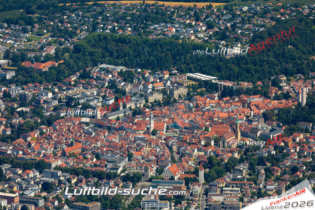 Aktuelles Luftbild von  Ravensburg - Die Luftaufnahme wurde 2022 mittels UL-Flugzeug erstellt ( keine Drohne ) - hochauflösende Kamera-Systeme von  Canon -Beste Qualität - Für grossformatige Ausdrucke geeignet. Die Geschenkidee !