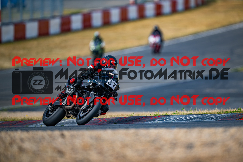 MaZZes_FotoMatrix_230719_8823 | ROT