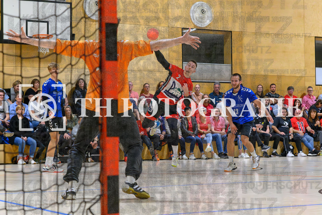 GER, SG Maulburg/Steinen - HSV Schopfheim, Handball, Landesliga, 4. Spieltag, Saison 2023/2024, 14.10.2023 | Nico Knoblich (SG Maulburg-Steinen, #02), Calvin Sigl (HSV Schopfheim, #13)

GER, SG Maulburg/Steinen - HSV Schopfheim, Handball, Landesliga, 4. Spieltag, Saison 2023/2024, 14.10.2023

Foto: TH Fotografie/Thomas Hess