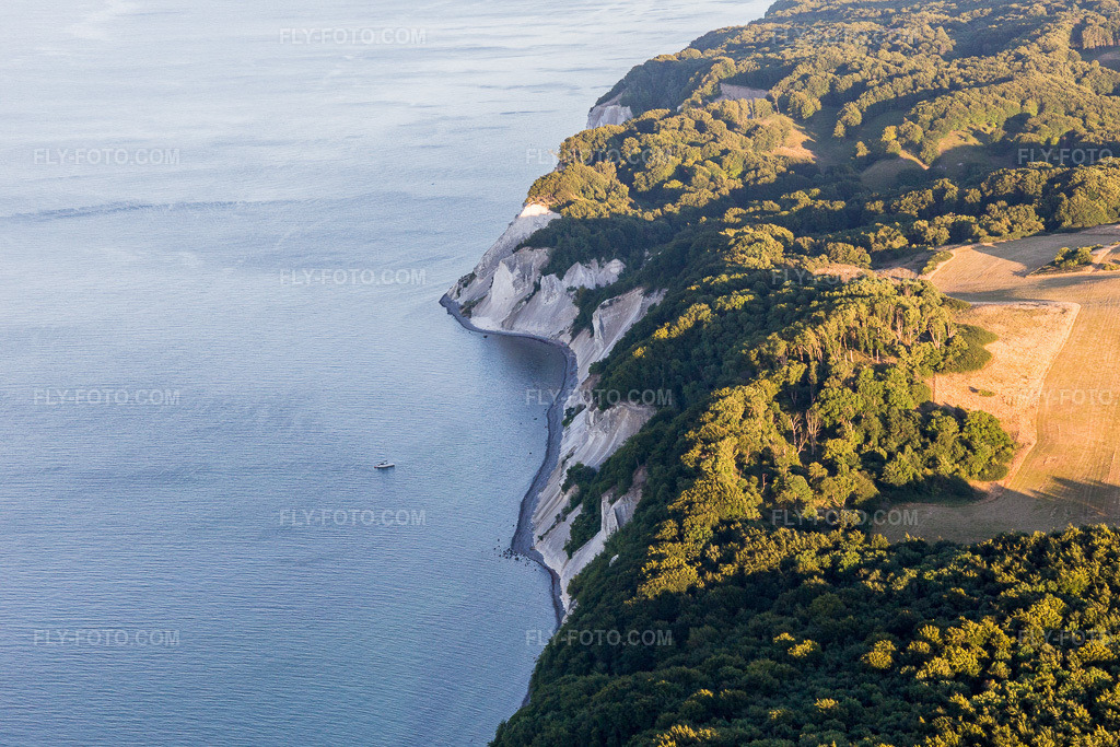Aerial view: View of the town in Borre in the state Zealand, Denmark. – Photo: IMG_108647.jpg taken on 07/04/2018 by Werner Riehm/FLY-FOTO.com – Resolution of the original: 5472 x 3648 px