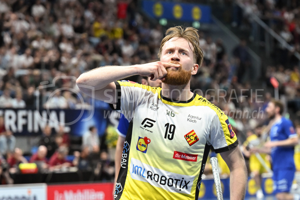 Zug United - HC Rychenberg - 25. April 2026 | Noah Püntener (#19 HC Rychenberg Winterthur) erzielt das 0:3 am L-UPL Superfinal-Spiel zwischen Zug United und HC Rychenberg am 25. April 2026 in der BCF Arena, Fribourg, Schweiz.Bild: Sportfotografie Markus Aeschimann | www.markus-aeschimann.ch - Realisiert mit Pictrs.com