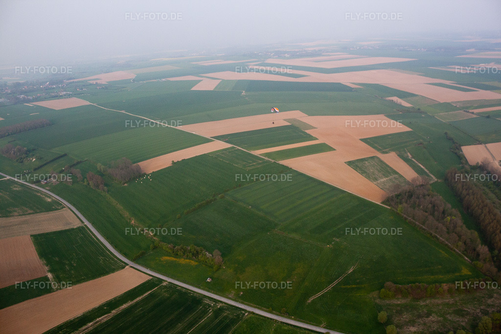 Luftbild: Ortsansicht in Lisbourg im Bundesland Pas-de-Calais in Frankreich. Foto: IMG_40124.jpg vom 17.04.2011 durch Werner Riehm/FLY-FOTO.de