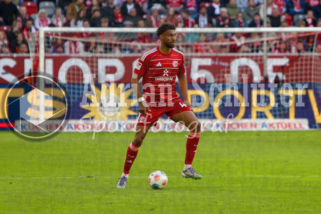 10.04.2026, GER, Fussball, Herren, 2. BL, Saison 2025/2026, Fortuna Düsseldorf - Holstein Kiel | Elias Egouli (Fortuna Düsseldorf) in Aktion am Ball, Einzelaktion 