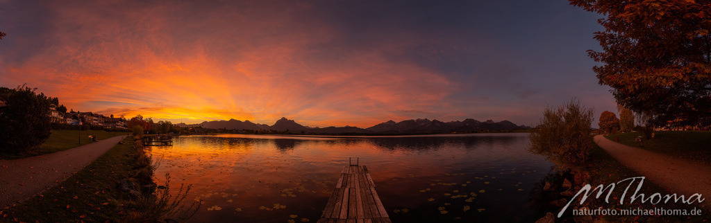 Sonnenaufgangspanorama Hopfensee | Dies ist der Online-Shop von naturfoto.michaelthoma.de. Ich bin leidenschaftlicher Naturfotograf und fotografiere von der Andromedagalaxie bis zum Zwergtaucher, von der Ameise bis zum Orionnebel alles was mit Natur zu tun hat. Hier kann eine Auswahl meine - Realisiert mit Pictrs.com