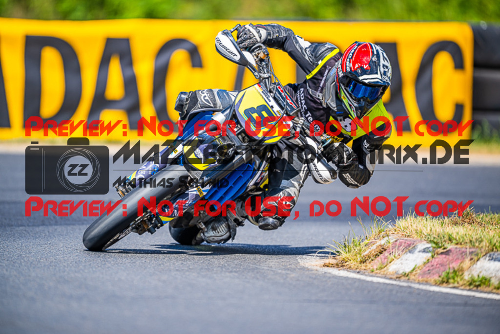 MaZZes_FotoMatrix_220528_2032 | Fotograf Mathias Schmid
Sportfotograf,
Eventfotograf,
Hochzeitsfotograf,
Portraitfotograf