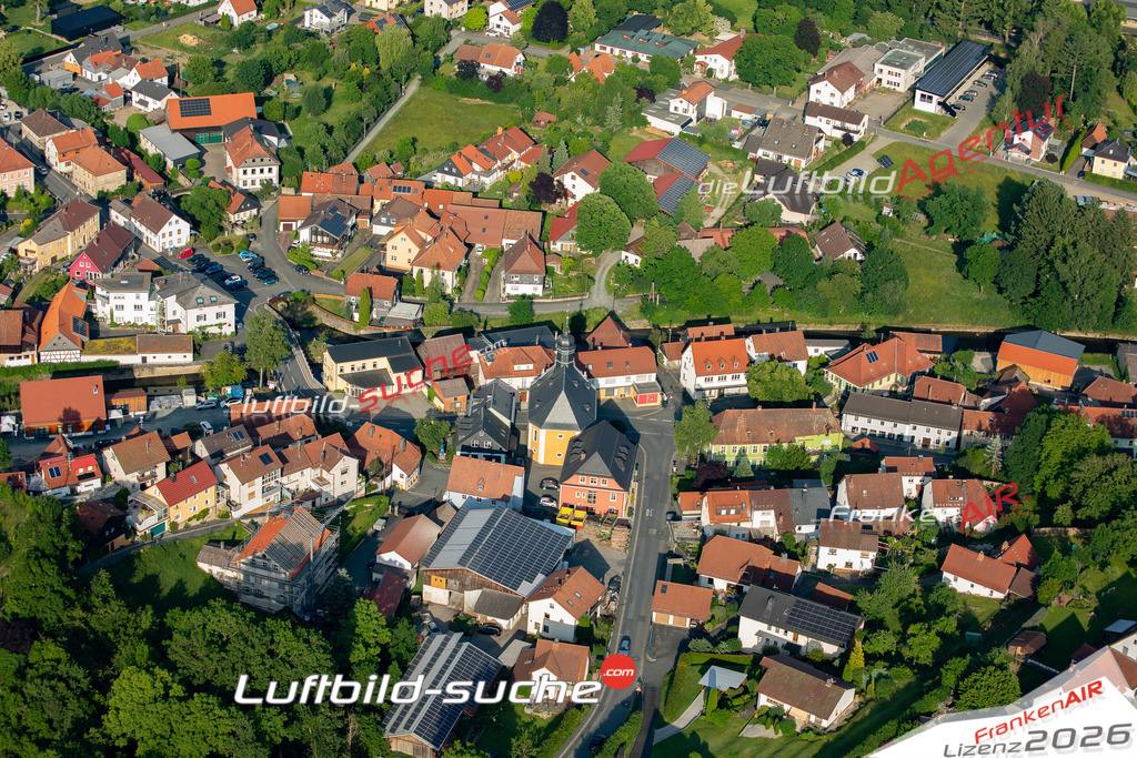 Luftaufnahme von Unterrodach Marktrodach Bild- Das Luftbild wurde 2025 vom UL-Flugzeug heraus erstellt ( keine Drohne ) - Hochauflösende Luftaufnahme -Nicht vergleichbar mit Google Maps oder Satelittenbilder- Die Geschenkidee !Mit Lizenz und Bildrechte bestellbar