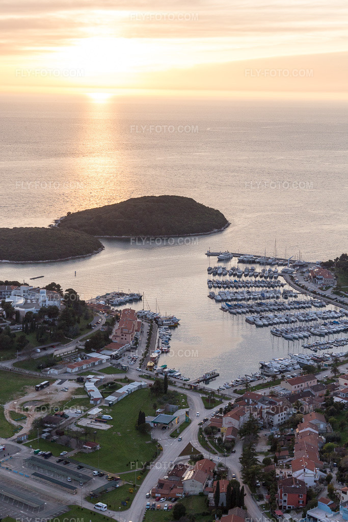 Aerial view: View of the town in Vrsar in the state Gespanschaft Istrien, Croatia.Photo: IMG_106482.jpg taken on 04/14/2018 by Werner Riehm/FLY-FOTO.comResolution of the original: 3648 x 5472 px