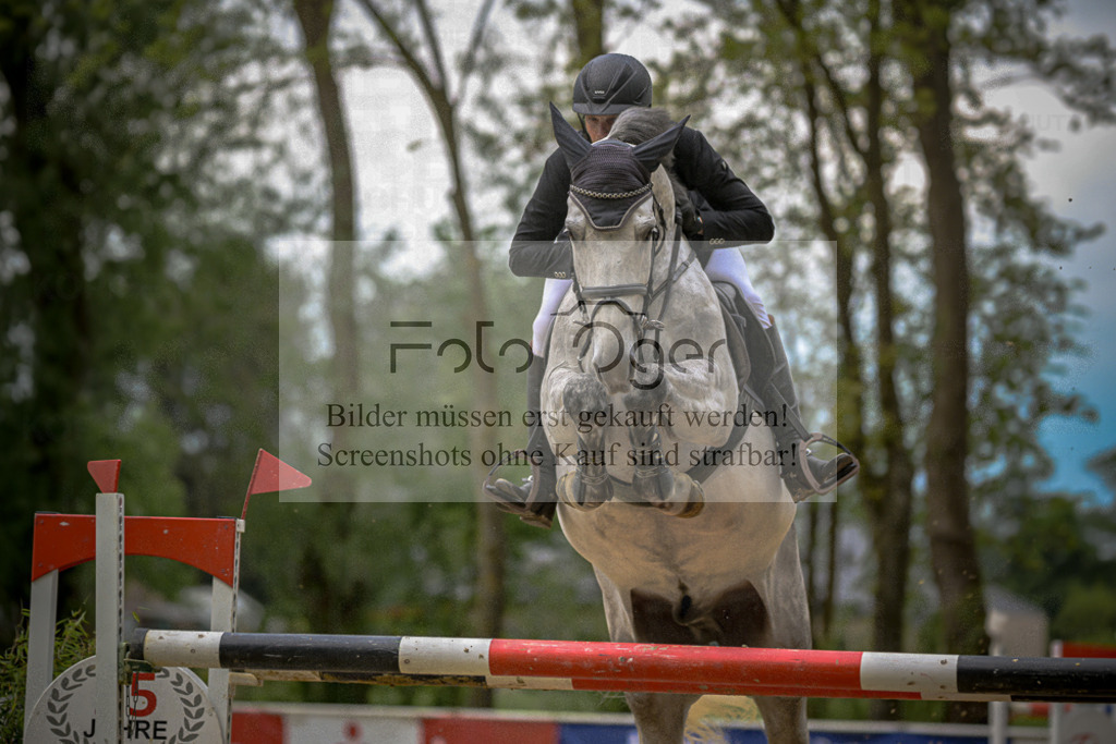 20240505-DOS_2420 | Entdecke hochwertige Reitturnierfotos von Foto Oger. Professionell, emotional und authentisch – jetzt Lieblingsmomente im Shop bestellen. - Realisiert mit Pictrs.com