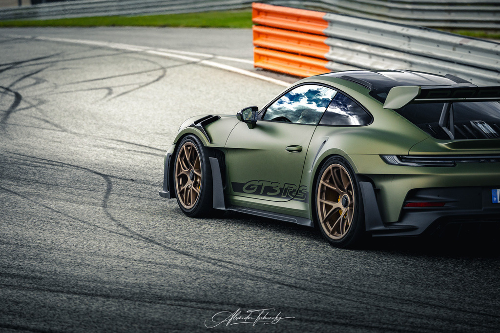 R6PZ2627 _Alexander Tschuncky | Entdecken Sie die faszinierende Welt von Alexander Tschuncky Arts: Kreative Fotografie, atemberaubende Automobilkunst und hochwertiger Bilderdruck. Lassen Sie sich inspirieren! - Realisiert mit Pictrs.com