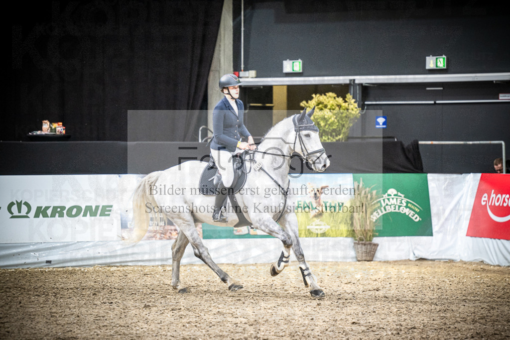DOS_2627 | Entdecke hochwertige Reitturnierfotos von Foto Oger. Professionell, emotional und authentisch – jetzt Lieblingsmomente im Shop bestellen.Deutschlandweite Turnierfotografie. - Realisiert mit Pictrs.com