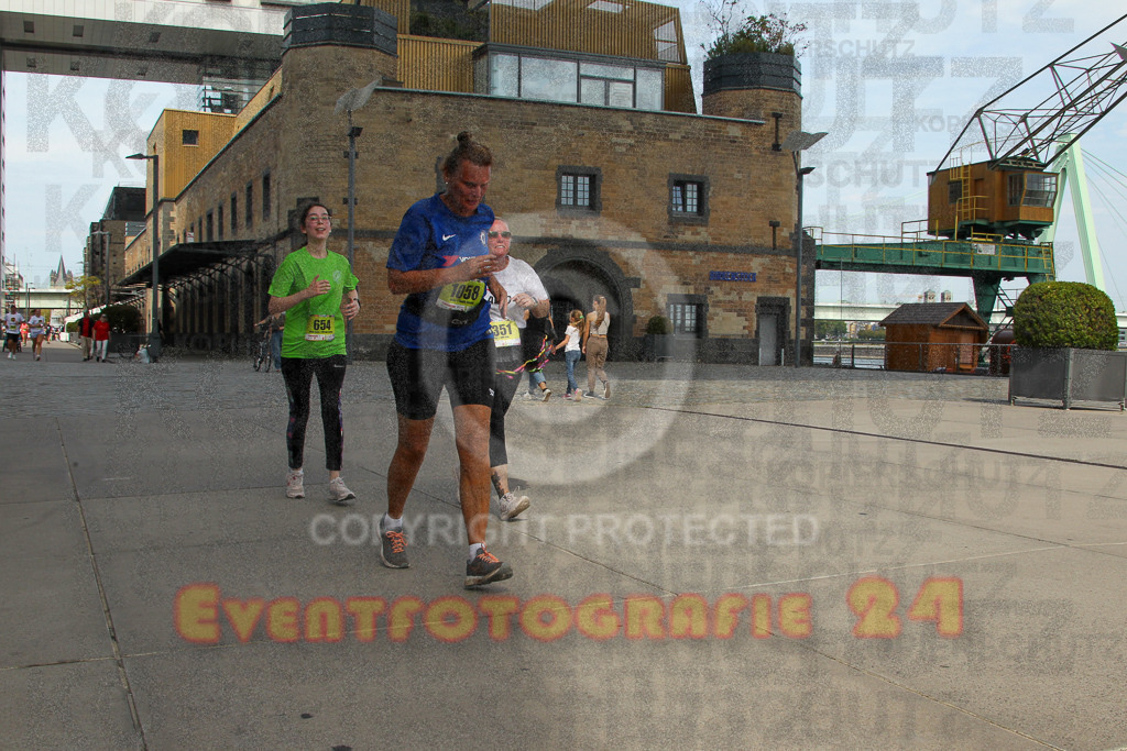 250920_1334_EV4_6131 | Sportfotografie im Rhein-Sieg Kreis, Köln, Bonn, NRW, Rheinland Pfalz, Hessen, etc. Unser Tätigkeitsfeld umfasst den Laufsport vom Volkslauf über den Marathon, Duathlon, Triathon bis zum Ultralauf wie Kölnpfad Ultra oder Schindertrail.