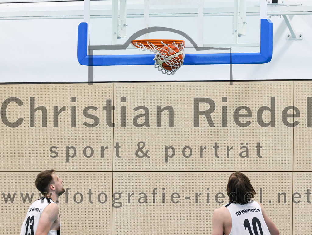 2023-03-26_064_TSV_Vaterstetten_gegen_Wacker_Knights_Burghausen | Vaterstetten, Deutschland, 26.03.2023:
Basketball, Bayernliga Herren Südost 2022 / 2023, 17. Spieltag, TSV Vaterstetten gegen Wacker Knights Burghausen, Endergebnis: 

Konstantin Huber (TSV Vaterstetten, #13), Finn Liebig (TSV Vaterstetten, #10)

Foto: Christian Riedel / fotografie-riedel.net