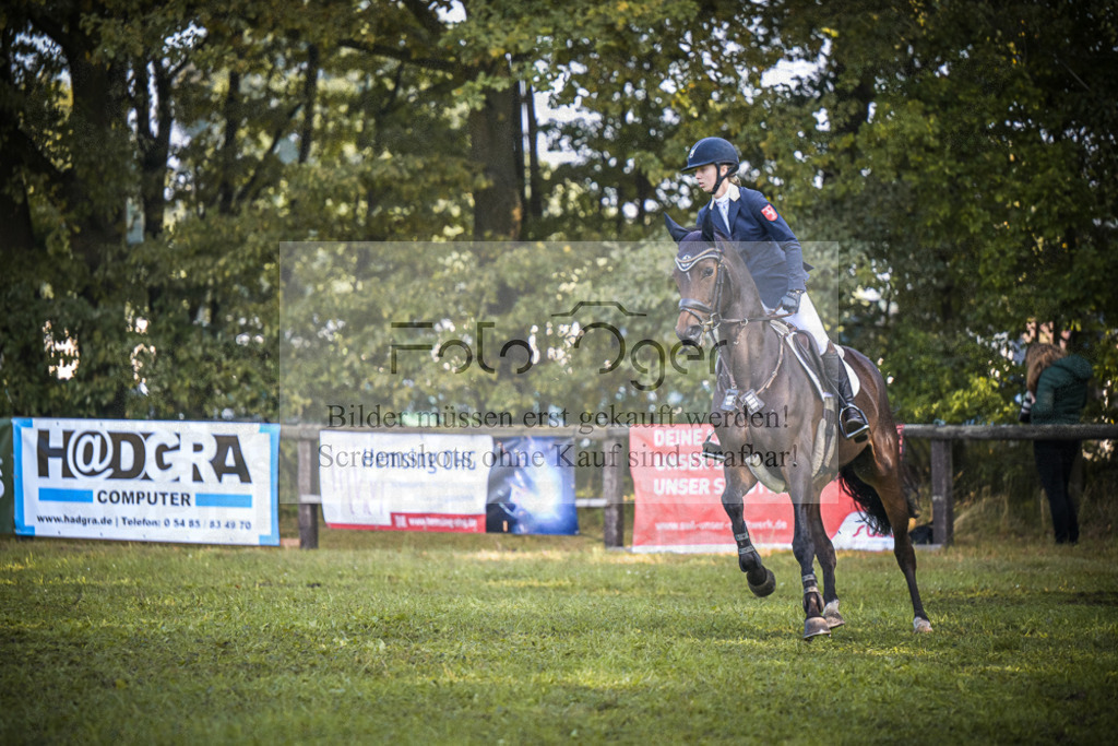 DOS_0407 | Entdecke hochwertige Reitturnierfotos von Foto Oger. Professionell, emotional und authentisch – jetzt Lieblingsmomente im Shop bestellen.Deutschlandweite Turnierfotografie. - Realisiert mit Pictrs.com
