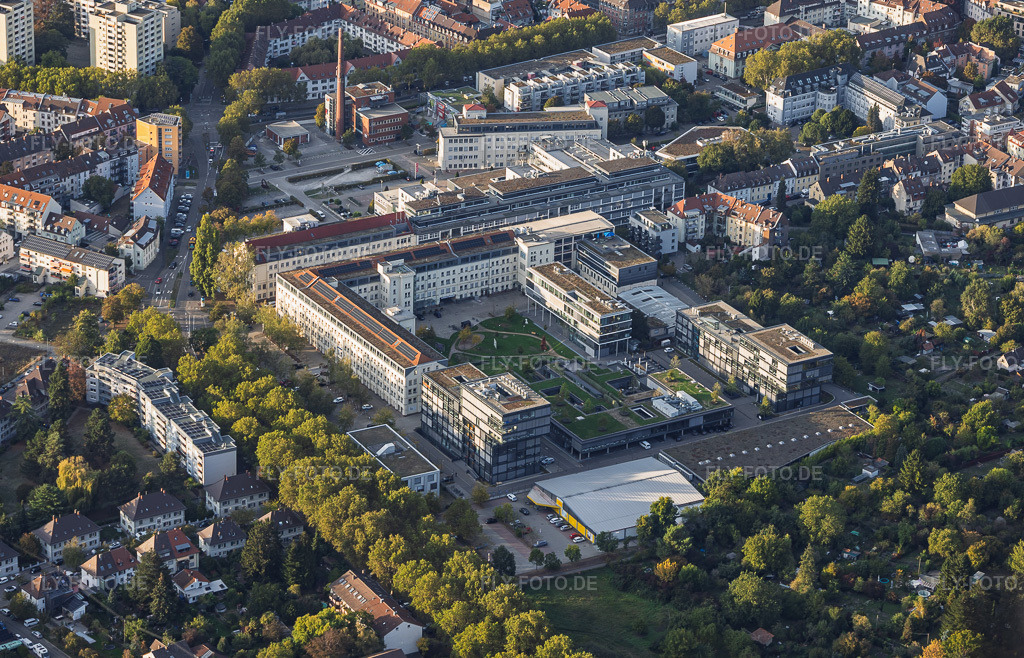 Luftbild: Raumfabrik im ehemaligen Pfaff-Gelä#nde im Ortsteil Durlach in Karlsruhe im Bundesland Baden-Württemberg in Deutschland. – Foto: IMG_159972.jpg vom 16.10.2026 durch Werner Riehm/FLY-FOTO.de – Auflösung des Originals: 5203 x 3342 px