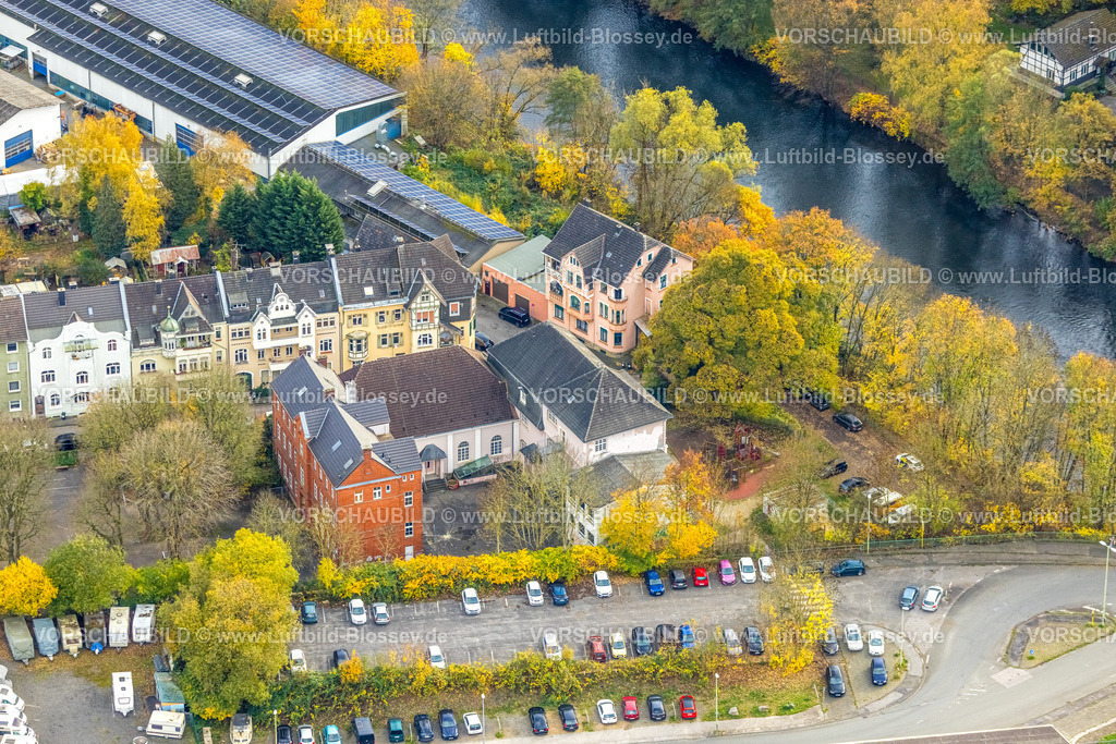 Hagen251101934 | Luftbild, Pestalozzischule und Parkplatz, herbstliche Bäume, Hohenlimburg, Hagen, Ruhrgebiet, Nordrhein-Westfalen, Deutschland