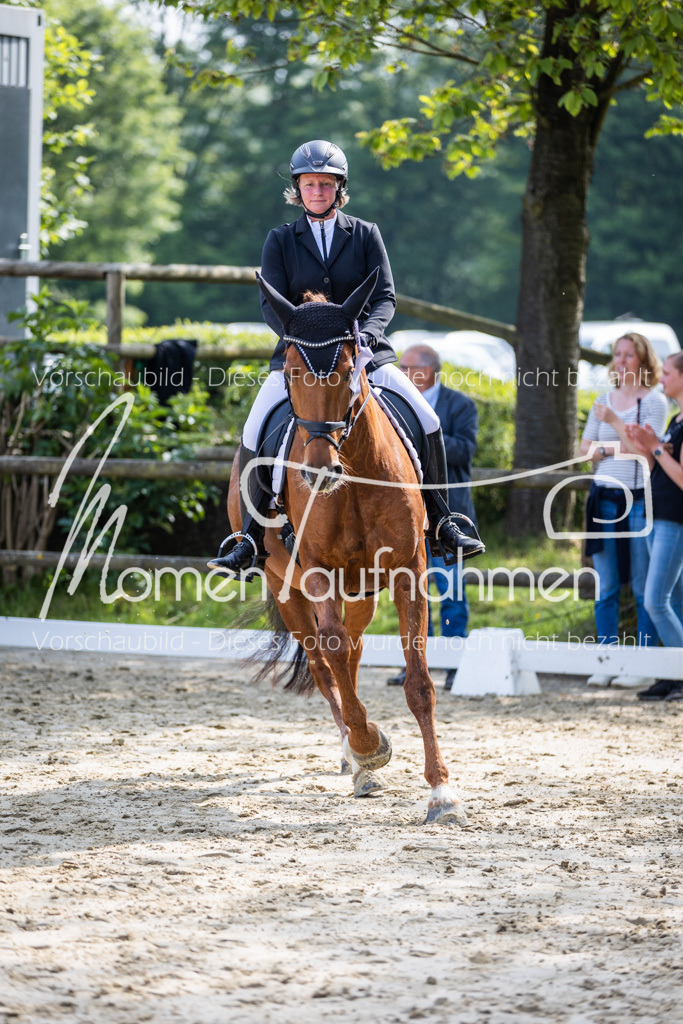 Donop24-A2-Dre-096 | MomenTaufnahmen Pferdesportfotos