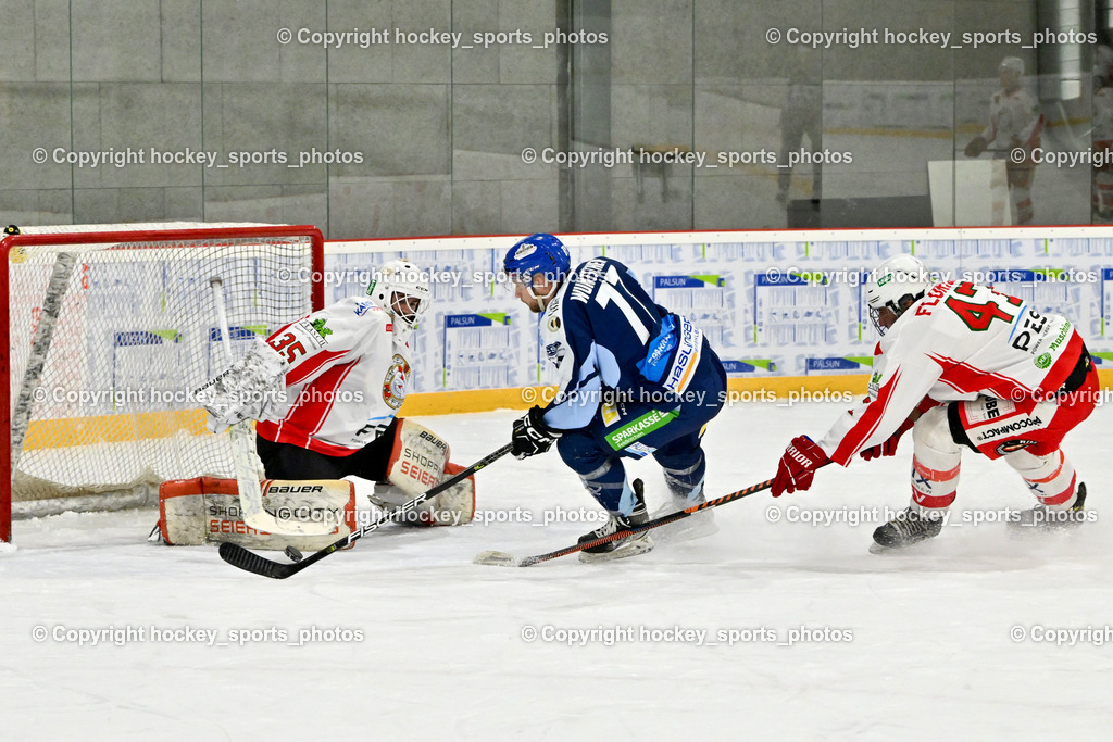 ESV FERLACH vs. ESC SOCCERZONE STEINDORF | #35 Arneitz Christian ESV Ferlach, #77 Wuntschek Manuel ESC Steindorf, #47 Florian Martin ESV Ferlach, ESV FERLACH vs. ESC SOCCERZONE STEINDORF, ESV FERLACH vs. ESC SOCCERZONE STEINDORF am 22.11.2024 in Ferlach (Eishalle Ferlach ), Austria, (Photo by Bernd Stefan)