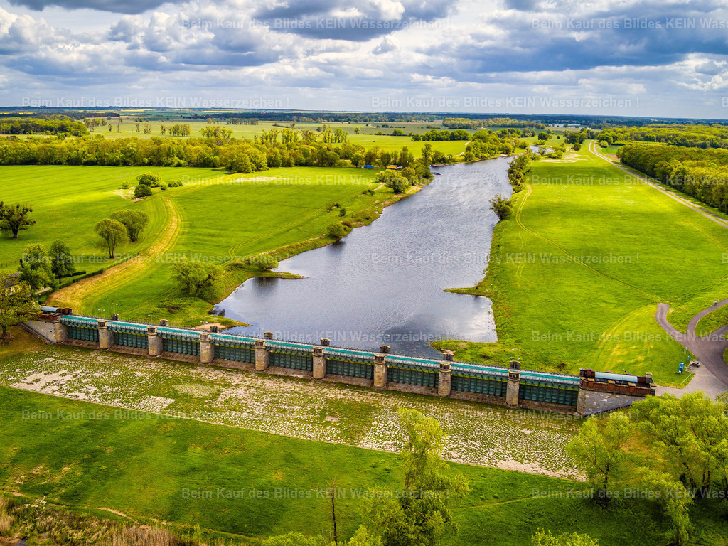 Luftbild Sehenswürdigkeiten und Deichsystem Pretziener Wehr im Salzlandkreis zum Hochwasserschutz -3 | Luftbild Sehenswürdigkeiten und Deichsystem Pretziener Wehr im Salzlandkreis zum Hochwasserschutz  - Realisiert mit Pictrs.com