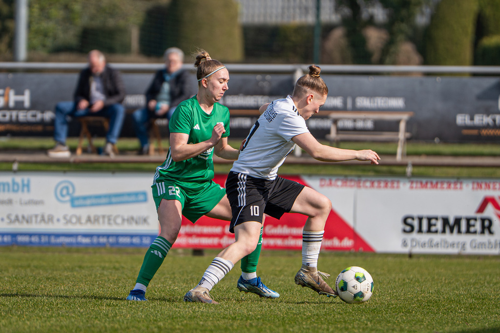 Fußball I Frauen I Saison 2025-2026 I Oberliga Niedersachsen I 15. Spieltag I TuS Lutten - FC Jesteburg-Bendestorf I 6614 | jns.sportfotos - Realisiert mit Pictrs.com