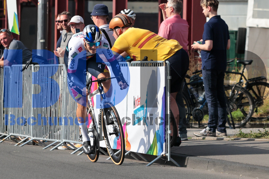 SES_DEUTOU20250820-58 | bond - Realisiert mit Pictrs.com