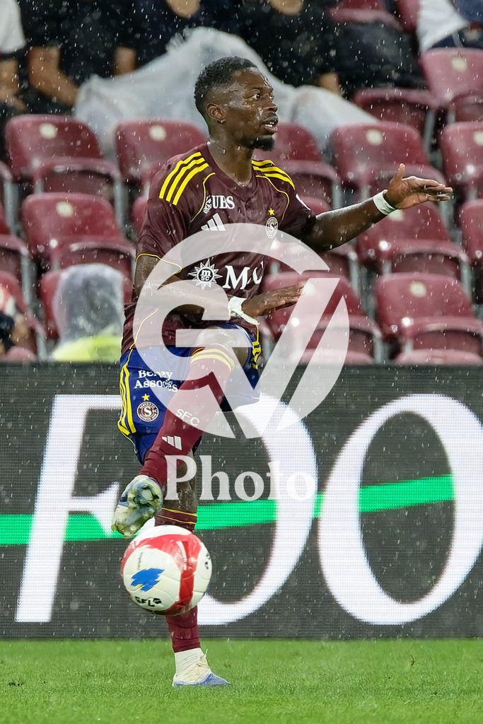 UEFA Conference League Play-offs 2nd leg - Servette FC v FC Shakhtar Donetsk | Bradley Mazikou (18 Servette FC) passes the ball  during the UEFA Conference League Play-offs 2nd leg match between Servette FC and FC Shakhtar Donetsk at Stade de Geneve in Geneva, Switzerland