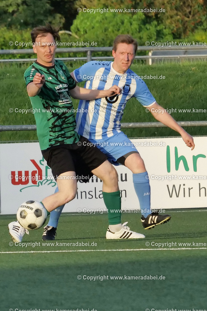 Fußball Kreispokal 25/26 Ü 32 : Spiel um Platz 3 : SV 08/29 Friedrichsfeld - SV Ringenberg AH  2 : 1 | Fußball Kreispokal 25/26 Ü 32 : Spiel um Platz 3 : SV 08/29 Friedrichsfeld - SV Ringenberg AH  2 : 1Spielort : Voerde Friedrichsfeld - Realisiert mit Pictrs.com