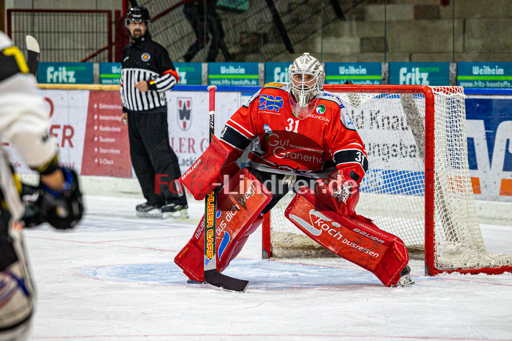 TSV Peißenberg MINERS gegen EA Schongau | Eishockey Bayernliga Herren Vorrunde 2024/25, TSV Peißenberg MINERS gegen EA Schongau, 20241031,Korbinian SERTL (MINERS Goali 31) in Aktion,2024-10-31 in Peißenberg (Eisstadion Peißenberg)Korbinian SERTL (MINERS Goali 31)Copyright: WolfgangxLindner foto-lindner.de