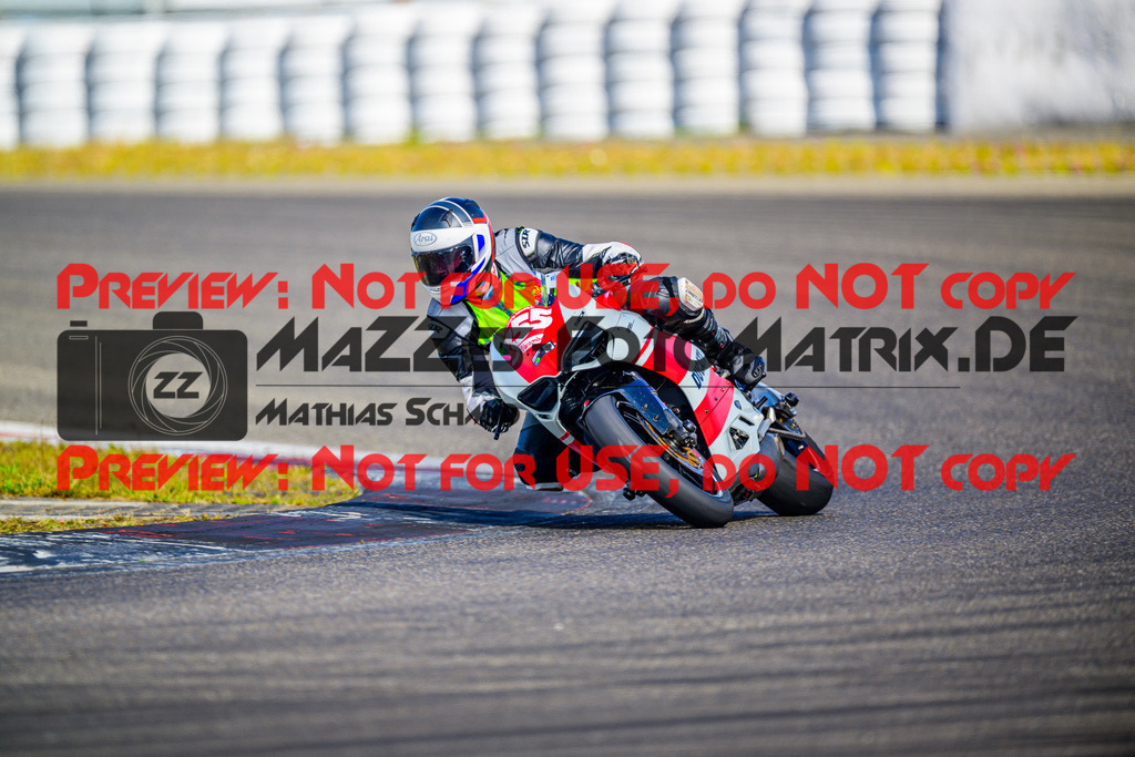 MaZZes_Fotomatrix_20250527_6007705_3202 | WEISS