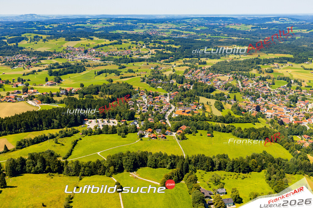 Luftaufnahme Guggenberg Bad Kohlgrub - Die Luftaufnahme wurde 2025 vom UL-Flugzeug heraus erstellt ( keine Drohne ) - Hochauflösende Luftaufnahme - für professionelle Ausdrucke geeignet. Die Geschenkidee !Mit Lizenz und Bildrechte bestellbar