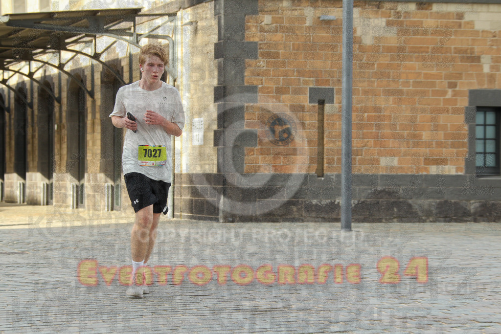 250920_1533_EV4_9133 | Sportfotografie im Rhein-Sieg Kreis, Köln, Bonn, NRW, Rheinland Pfalz, Hessen, etc. Unser Tätigkeitsfeld umfasst den Laufsport vom Volkslauf über den Marathon, Duathlon, Triathon bis zum Ultralauf wie Kölnpfad Ultra oder Schindertrail.