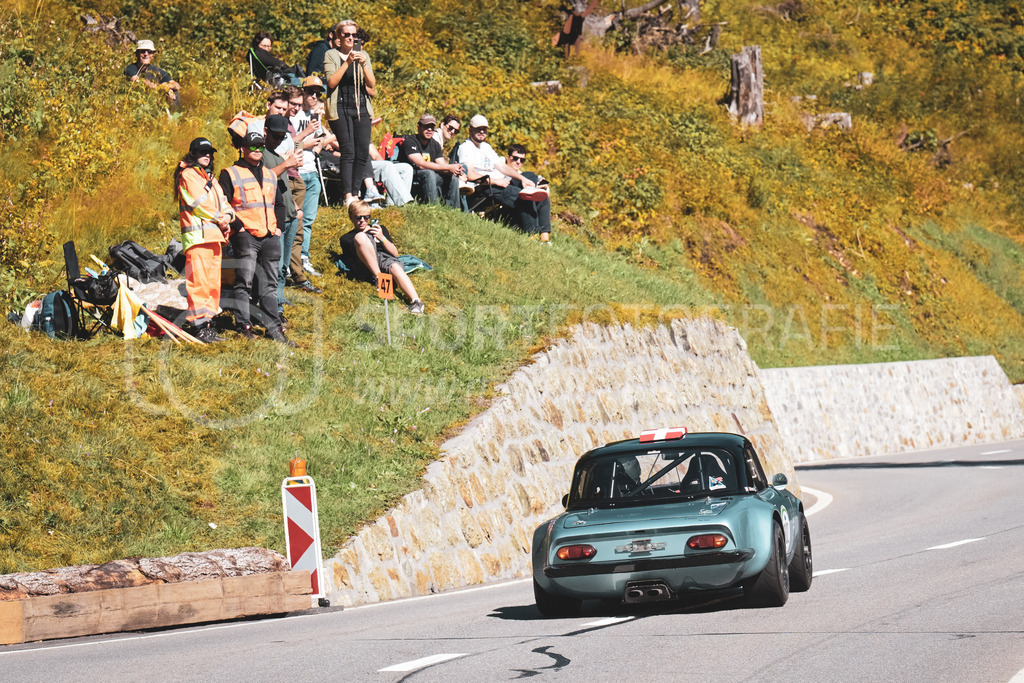 21. Arosa ClassicCar 2025 - 6. =September= 2025 | Edy Schorno aus Küssnacht am Rigi (SUI) in einem Lotus Elan S4R aus dem Jahre 1969 mit Startnummer 302 am Arosa ClassicCar 2025 in der Kategorie Sport Trophy..@arosaclassiccar, @arosa.official, #arosaclassiccar, #arosa, #76curves, #classiccarBild: Sportfotografie Markus Aeschimann | www.markus-aeschimann.ch - Realisiert mit Pictrs.com