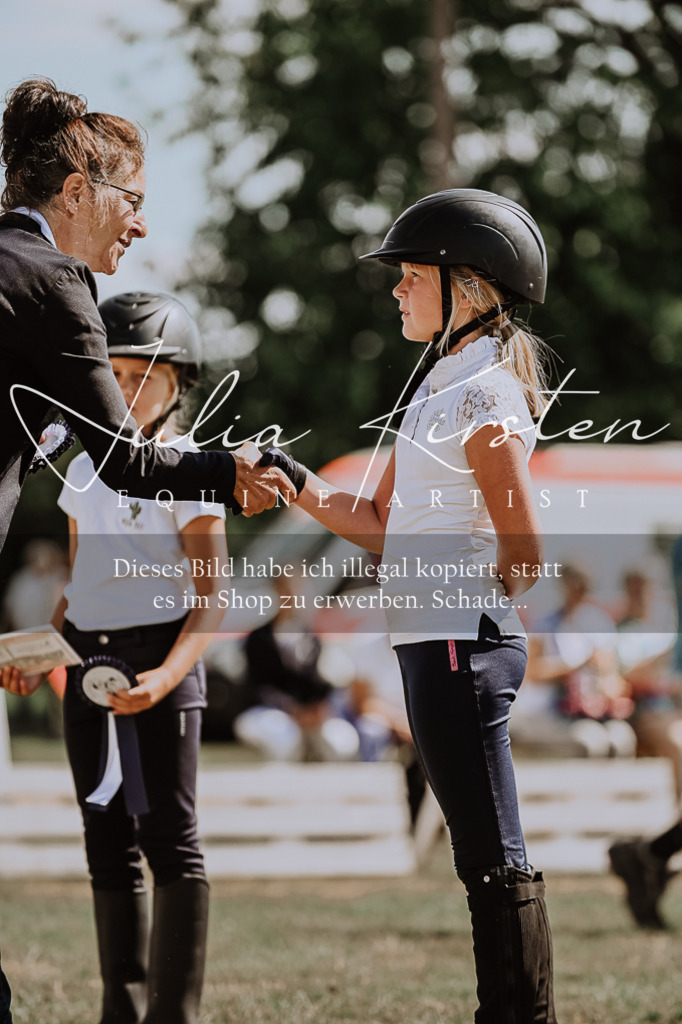 DSC_7853 | Pferde- und Turnierfotografie in Westsachsen. Pferdeportraits, Auftragszeichnungen und intuitive Kunst.