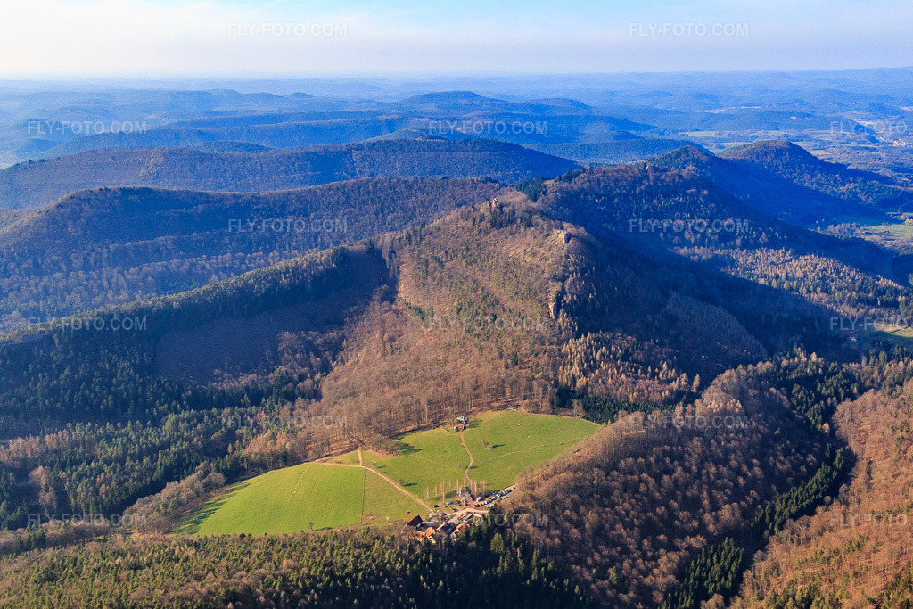 Aerial view: Gimbelhof in Lembach in the state Bas-Rhin, France.Photo: IMG_086691.jpg taken on 03/26/2016 by Werner Riehm/FLY-FOTO.comResolution of the original: 5114 x 3409 px