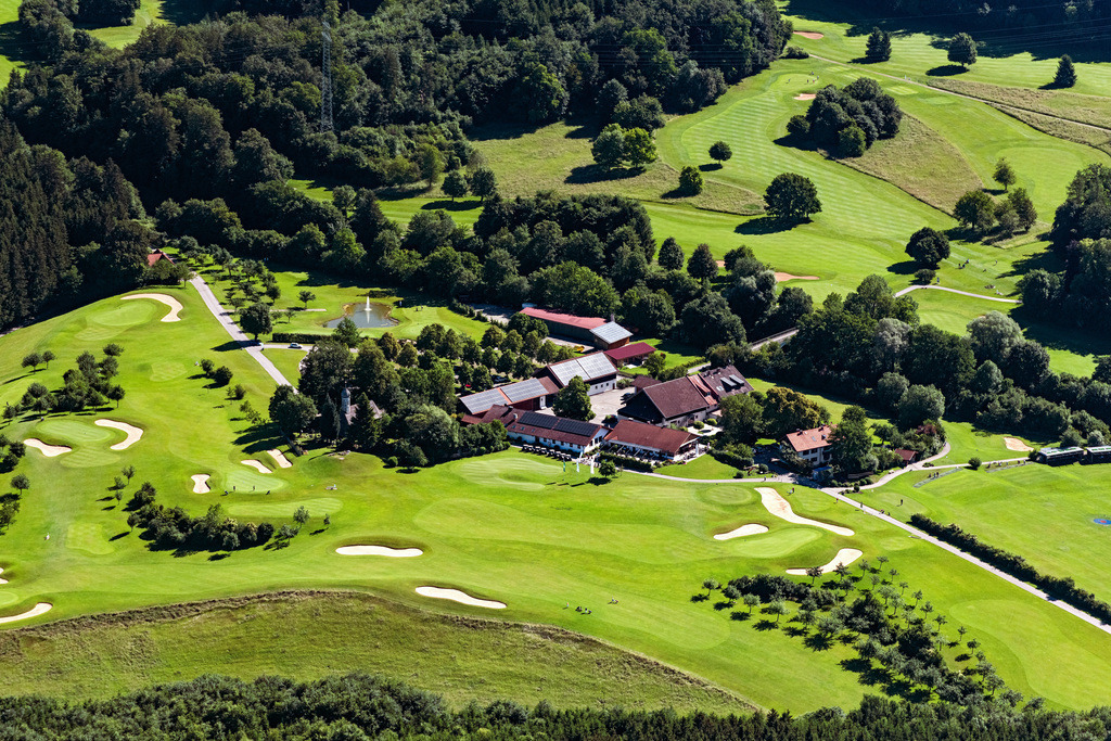 dr__0053363.jpg | STARNBERG 12.06.2020 Gelände des Golfplatz Gut Rieden in Starnberg im Bundesland Bayern, Deutschland. // Grounds of the Golf course at Gut Rieden in Starnberg in the state Bavaria, Germany. Foto: Daniel Reiter