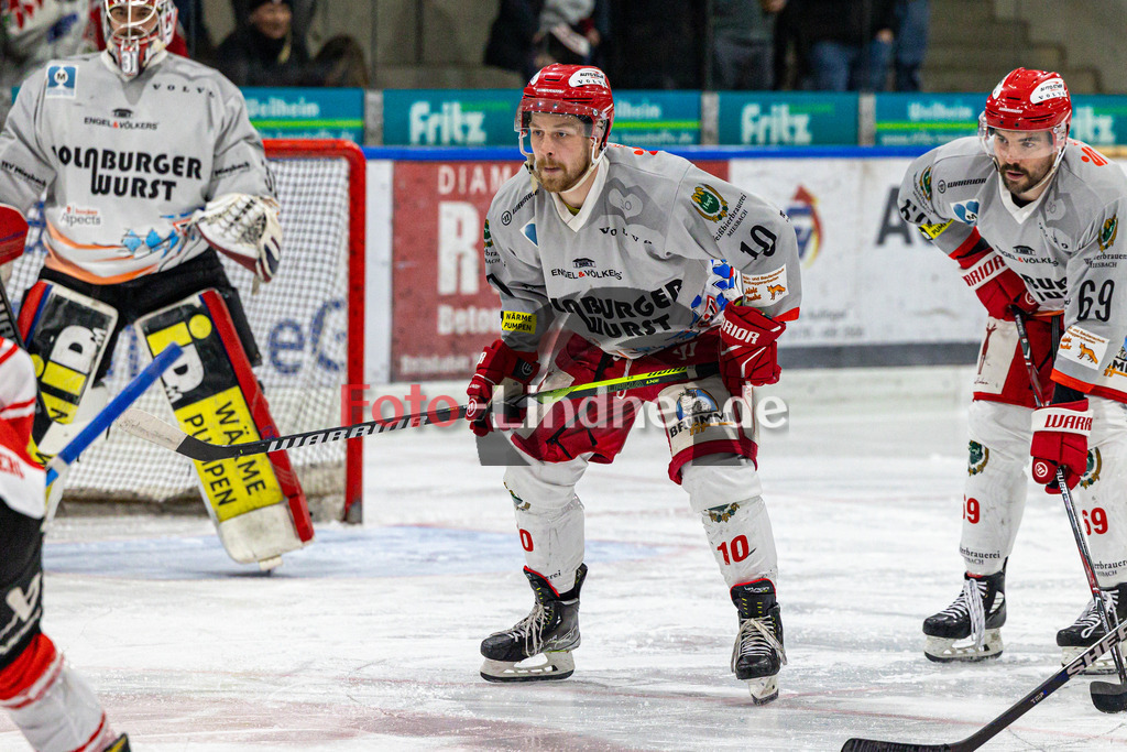 Halbfinale Spiel 1 TSV Peißenberg Miners vs TEV Miesbach | Eishockey Bayernliga Playoffs 2023/2024, Halbfinale Spiel 1 TSV Peißenberg Miners vs TEV Miesbach, 20240308,
Michael GRABMAIER (TEV 10) in Aktion,
2024-03-08 in Peißenberg (Eisstadion)
10 Michael GRABMAIER (TEV 10)
Copyright: WolfgangxLindner foto-lindner.de