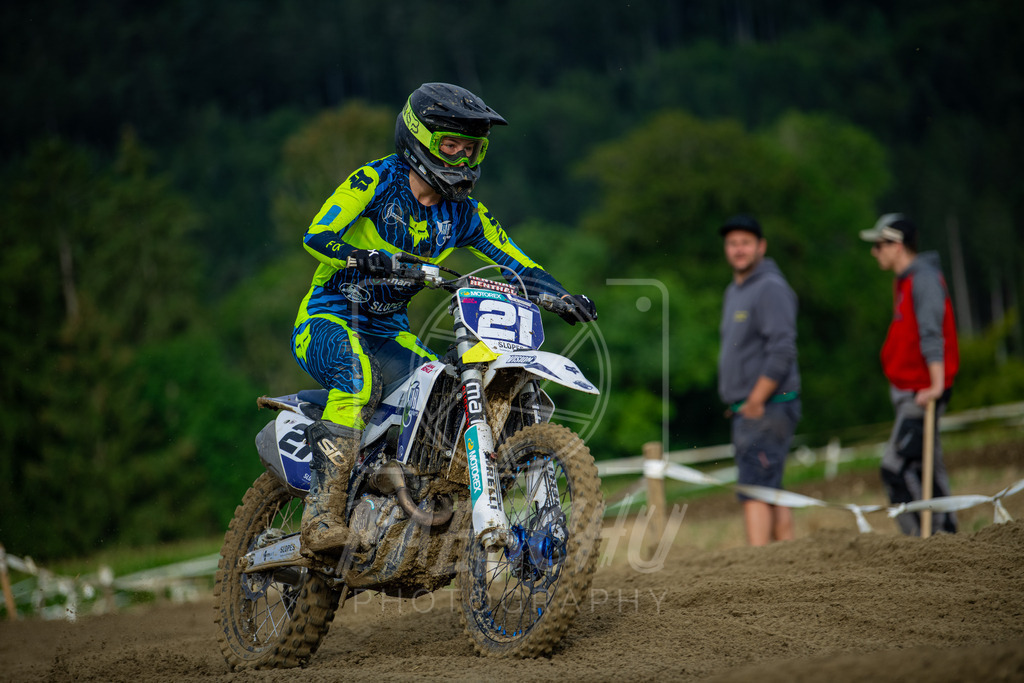 Lady (328) | Paeschuphoto Shop - Wer nicht sucht der auch nicht findet.Ob Motocrossbilder oder von einem besuchtem Spiel, Hauptsache Action. - Realisiert mit Pictrs.com