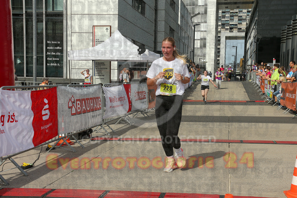 250920_1339_EX1_6019 | Sportfotografie im Rhein-Sieg Kreis, Köln, Bonn, NRW, Rheinland Pfalz, Hessen, etc. Unser Tätigkeitsfeld umfasst den Laufsport vom Volkslauf über den Marathon, Duathlon, Triathon bis zum Ultralauf wie Kölnpfad Ultra oder Schindertrail.