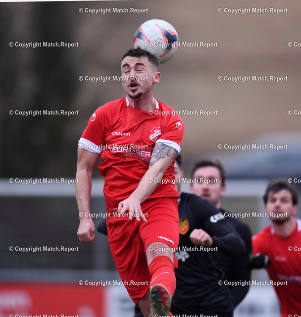 Fussball Freundschaftsspiel SG Empfingen - FC Holzhausen | Fussball 2021/2022    22.01.2022Freundschaftsspiel SG Empfingen - FC HolzhausenPascal Seil (SG Empfingen,li) gegen Pascal Schoch (FC Holzhausen, dahinter verdeckt)FOTO: ULMER PressebildagenturxxNOxMODELxRELEASExx