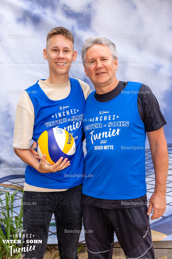 2022-00063185-Vater-Sohn-Turnier-Teamfotos-2 | 26.05.2022; Berlin Foto: Gerold Rebsch - www.beachpics.de