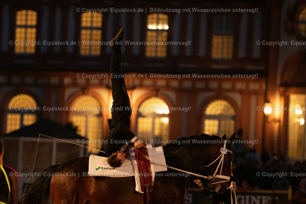 20230527_Voltigieren_NASPA_Flutlicht_0687 | equistock