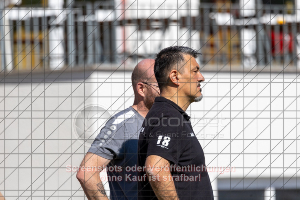 20250501_103008_0121 | #,1.FC Donzdorf II (rot) vs.1.Göppinger SV (weiß), Fussball, Frauen-Bezirkspokal Halbfinale Saison 2024/2025, Rasenplatz Lautertal Stadion, Süßener Straße 16, 73072 Donzdorf, 01.05.2025 - 10:30 Uhr,Foto: PhotoPeet-Sportfotografie/Peter Harich