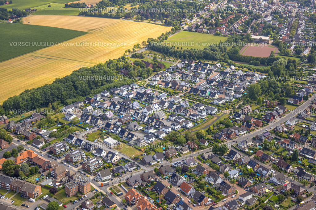 Hamm250700120Bockum-Hoevel | Luftbild, Wohngebiet Everdings Hof, hinten künftiges Baugebiet südlich Horster Straße, Sporthalle und Sportplatz Fußballstadion des FC Hamm 2011 e.V.,  Wohngebiet Stefanstraße, Bockum-Hövel, Hamm, Ruhrgebiet, Nordrhein-Westfalen, Deutschland