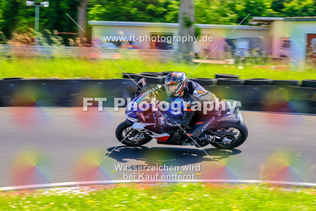 VBK-8049 | Hier findet Ihr Bilder von Touristenfahrten auf der Nürburgring Nordschleife oder von anderen Veranstaltungen die ich besucht habe. Viel Spass beim Durch Schauen 