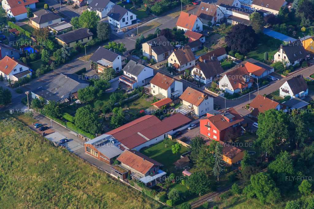 Luftbild: Siedlungstr in Zeiskam im Bundesland Rheinland-Pfalz in Deutschland. Foto: IMG_080606.jpg vom 12.06.2015 durch Werner Riehm/FLY-FOTO.de