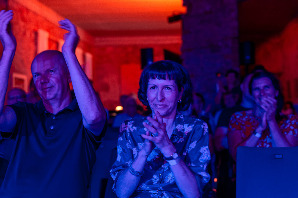 Maria Markesini Konzert | Maria Markesini meets Klazz Brothers im Forte Belvedere Leisnig zum Festival Hallo Leisnig 2022. - Realisiert mit Pictrs.com