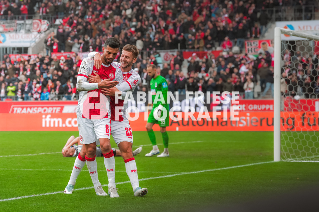 GER Rot-Weiss Essen vs. SSV Ulm, Fussball, 3. Liga, Spieltag 19, Saison 2025/2026, 20.12.2025 | GER Rot-Weiss Essen vs. SSV Ulm, Fussball, 3. Liga, Spieltag 19, Saison 2025/2026, 20.12.2025Foto: Fabian Friese - Realisiert mit Pictrs.com